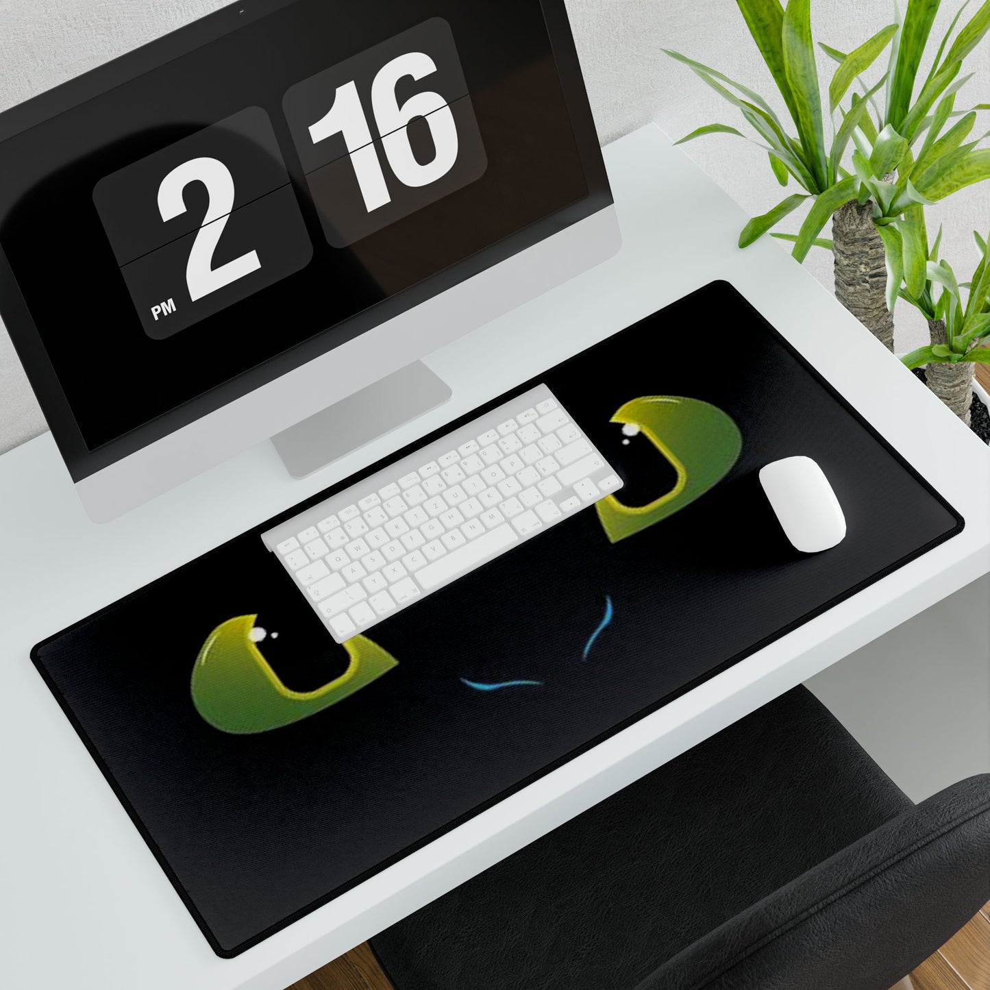 How to Train your Dragon Toothless — Large Black Gaming Mouse Pad with Glowing Green Eyes