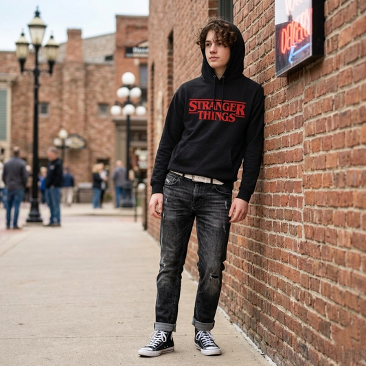 Stranger Things Fleece-Kapuzenpullover – Retro Outline Logo Pullover
